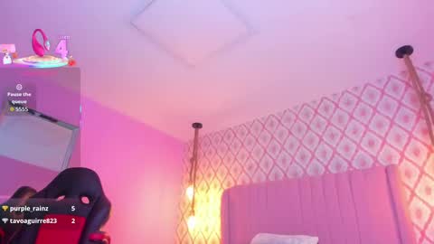 SARAH KEYS  online show from September 29, 2025, 3:11 am