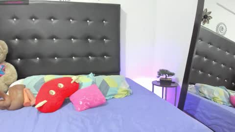 sarah_lowee online show from February 7, 2026, 11:30 pm