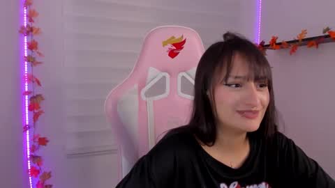 Sarah Ramirez online show from November 7, 2025, 4:01 am