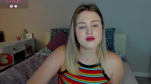 Sarah online show from September 11, 2025, 1:17 am