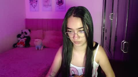 Snapshot of sarah_stone15 chatting on February 4, 2025, 6:38 pm Sarah online show from February 4, 2025, 6:38 pm