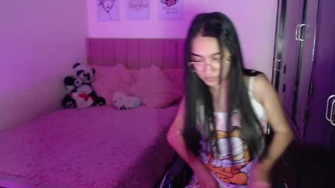 Snapshot of sarah_stone15 chatting on February 4, 2025, 9:41 pm Sarah online show from February 4, 2025, 9:41 pm