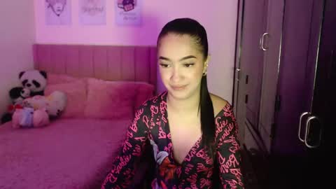 Snapshot of sarah_stone15 chatting on February 6, 2025, 9:28 pm Sarah online show from February 6, 2025, 9:28 pm