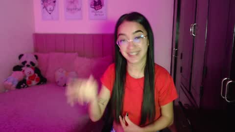 Snapshot of sarah_stone15 chatting on February 19, 2025, 3:16 pm Sarah online show from February 19, 2025, 3:16 pm