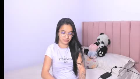 Snapshot of sarah_stone15 chatting on September 11, 2025, 9:37 pm Sarah online show from September 11, 2025, 9:37 pm