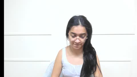 Snapshot of sarah_stone15 chatting on December 5, 2025, 2:42 am Sarah online show from December 5, 2025, 2:42 am