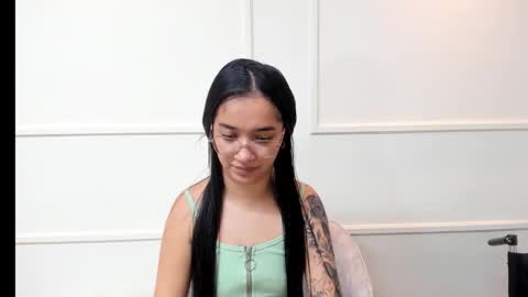 Snapshot of sarah_stone15 chatting on February 14, 2026, 6:15 pm Sarah online show from February 14, 2026, 6:15 pm