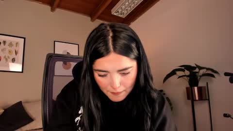   online show from December 13, 2024, 10:13 pm