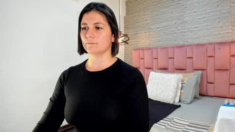 Sarah Deyvis online show from January 24, 2025, 9:05 pm