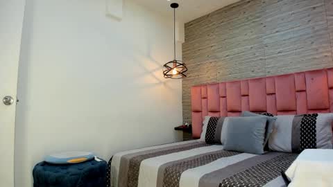 Sarah Deyvis online show from February 19, 2025, 4:11 pm