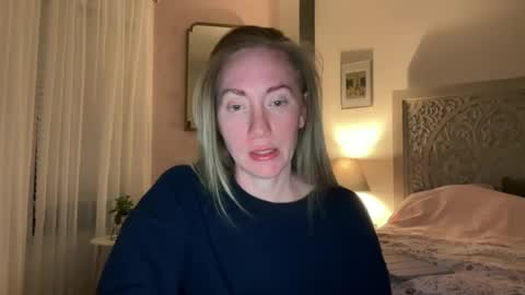 Snapshot of sarahgiroux86 chatting on June 18, 2026, 6:46 am Sarah online show from June 18, 2026, 6:46 am