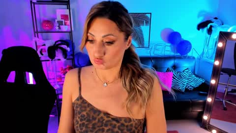 Divine Sarah NONUDE model online show from December 13, 2024, 3:00 pm