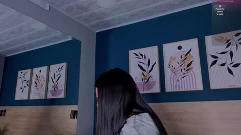 Sarah online show from September 15, 2025, 12:16 pm