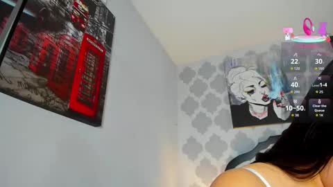 Sarah online show from November 4, 2025, 7:57 pm