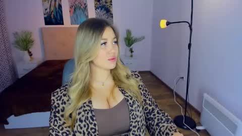 Sarah online show from January 17, 2025, 3:11 pm