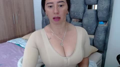 Lia online show from January 11, 2025, 1:43 pm