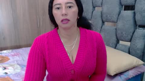 Lia online show from January 17, 2025, 5:08 pm