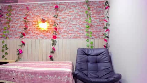 Sarah online show from November 29, 2025, 11:35 am