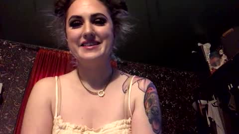 sarahsweetie17 online show from October 23, 2025, 4:17 pm