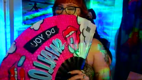 Snapshot of saraht666 chatting on May 2, 2026, 6:18 am Sarah T online show from May 2, 2026, 6:18 am