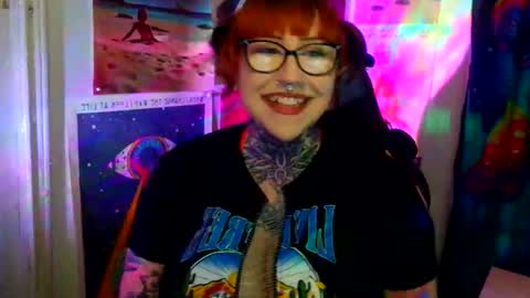 Snapshot of saraht666 chatting on May 16, 2026, 6:32 am Sarah T online show from May 16, 2026, 6:32 am