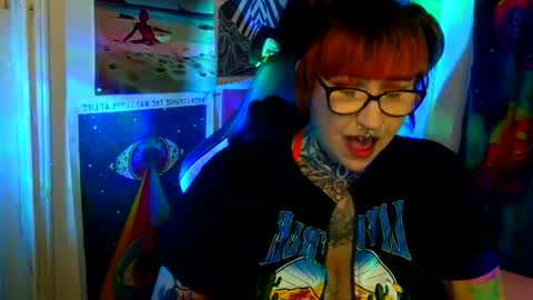Snapshot of saraht666 chatting on May 16, 2026, 6:43 am Sarah T online show from May 16, 2026, 6:43 am