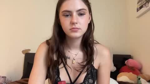 SarahxOliver online show from September 11, 2025, 5:35 pm