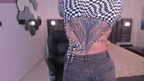 Sarah  independent model online show from November 10, 2025, 5:28 am