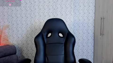 Sara jones   online show from April 2, 2026, 6:16 pm