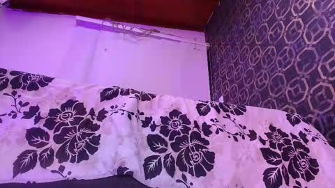 Sara  online show from September 27, 2025, 11:59 am