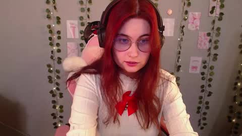 Snapshot of sarakinski chatting on December 23, 2025, 11:08 am Sara online show from December 23, 2025, 11:08 am