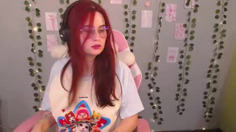 Snapshot of sarakinski chatting on January 6, 2026, 10:08 am Sara online show from January 6, 2026, 10:08 am