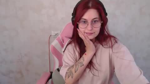 Snapshot of sarakinski chatting on July 2, 2026, 12:22 pm Sara online show from July 2, 2026, 12:22 pm