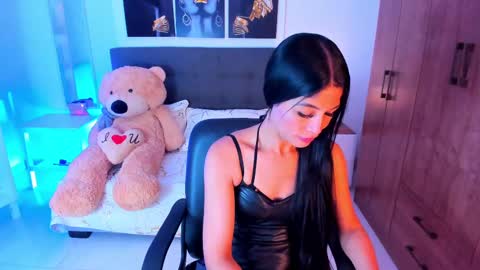 saralife69 online show from March 4, 2025, 10:46 am