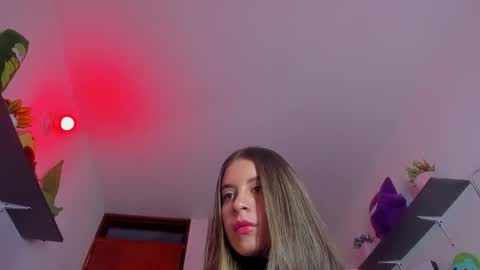 sara  online show from February 4, 2025, 1:56 am