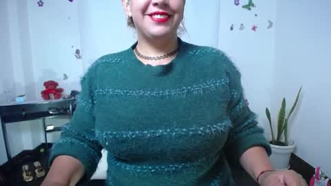 Saraloves online show from January 29, 2025, 12:24 pm