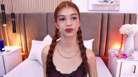 Snapshot of saralugo chatting on April 29, 2026, 8:04 pm Sara Lugo online show from April 29, 2026, 8:04 pm