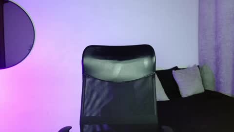 saramilf_69 online show from January 16, 2025, 3:35 pm