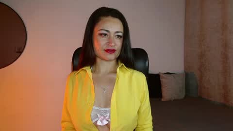 saramilf_69 online show from January 18, 2025, 12:04 pm