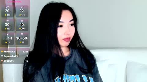 Mia online show from December 16, 2024, 11:44 am