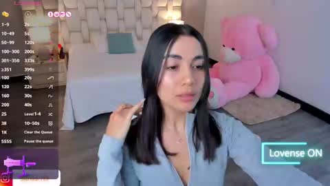 Sara online show from December 7, 2024, 1:51 pm