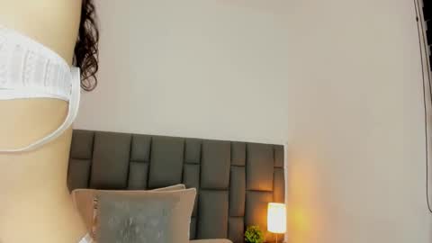 Sara online show from October 11, 2025, 12:54 am