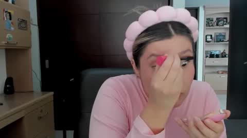 Sara  sarasmithfun by instagram online show from February 4, 2025, 7:44 pm