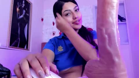 sarastonesx online show from September 22, 2025, 6:15 am