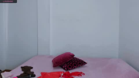 Sara   online show from March 5, 2025, 5:29 pm