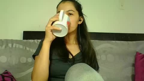 Sara   online show from November 13, 2025, 7:13 pm