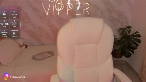   - independient model online show from November 1, 2025, 1:51 am