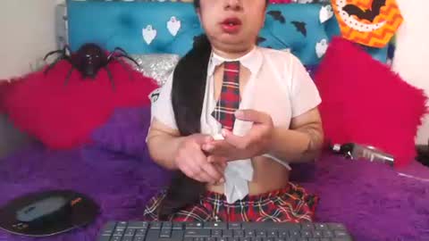 Sara Wills online show from October 29, 2025, 2:19 pm