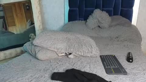 Sara W online show from January 1, 2025, 7:10 pm