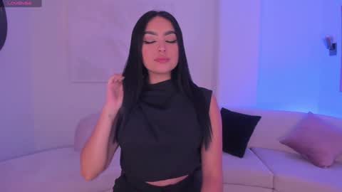 Sara Winstone online show from January 18, 2025, 11:11 am